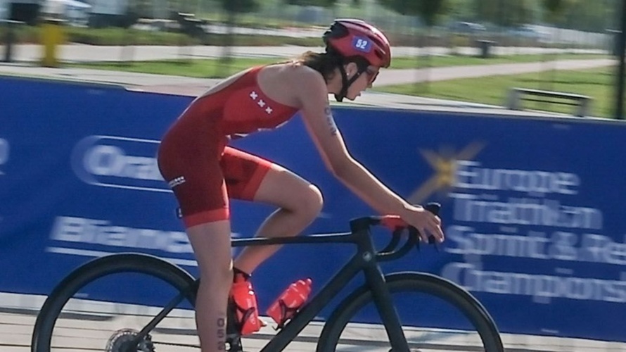 Soutenez Amélie, membre du cadre national de triathlon